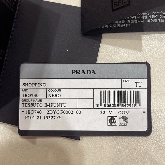 💯 Authentic LIKE NEW PRADA Re-Edition 1995 Tote 🖤 - Picture 10 of 12